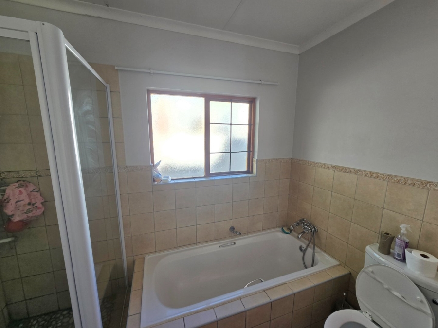 3 Bedroom Property for Sale in Hillside View Free State